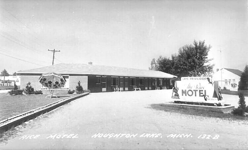 Rice Motel (South Bay Motel Apartments) - Vintage Postcard (newer photo)